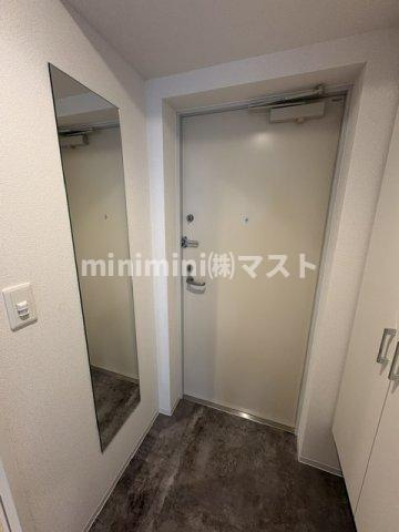 セレニテ難波西アリエの玄関