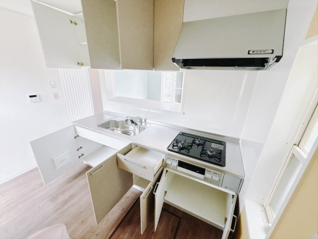 【中古戸建】前橋市茂木町のキッチン|キッチン｜キッチンで家事をしていても部屋全体が見渡せる安心設計です（＾＾）☆
