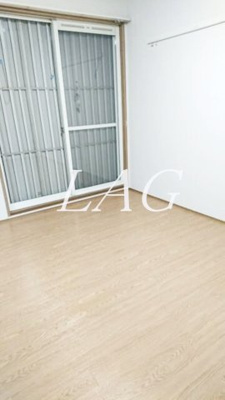 【居間・リビング】 | コートアオイ | 洋室のお部屋です。
