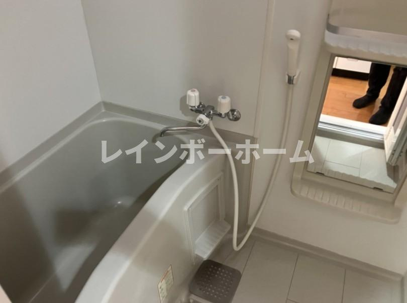 スクエア コートの浴室