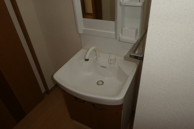 アベニール弐番館の独立洗面台|シャンプードレッサー