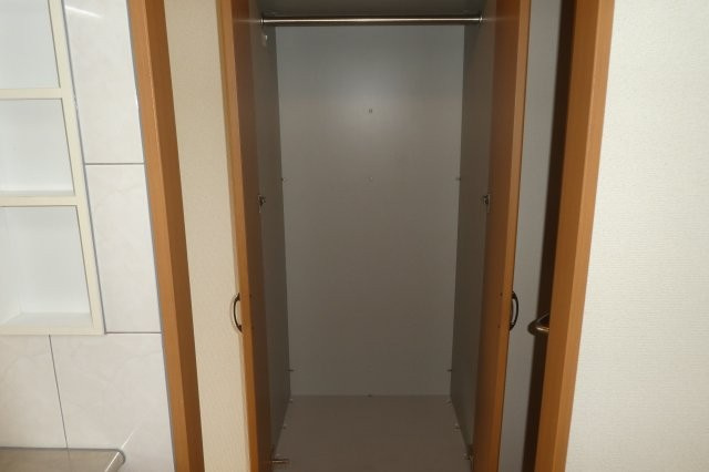 アベニール弐番館の収納|LDK収納