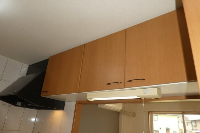 アベニール弐番館のキッチン|キッチン上収納