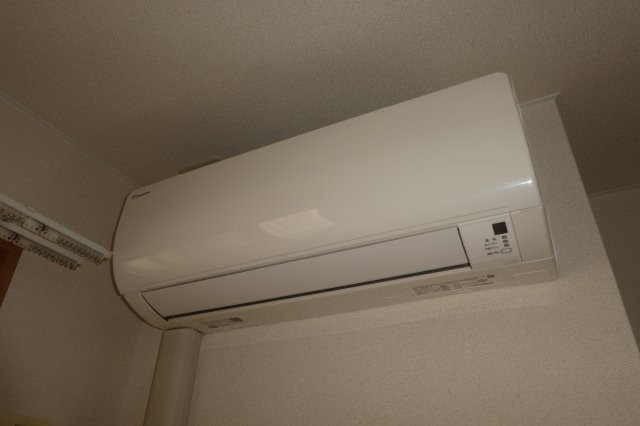アベニール弐番館の設備|エアコン２