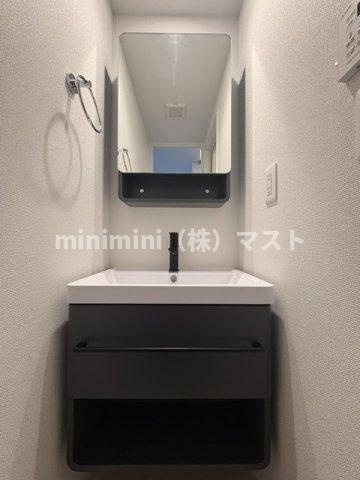 セレニテ難波西アリエの独立洗面台