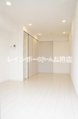【非対面対応】接客・申込・契約オンライン！LINE×相談可！の寝室|ゆったり過ごせるリビングです