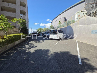 【駐車場】 | ゼフィールサカ