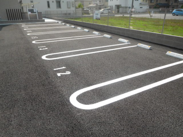 エルポルト　悠　B棟の駐車場