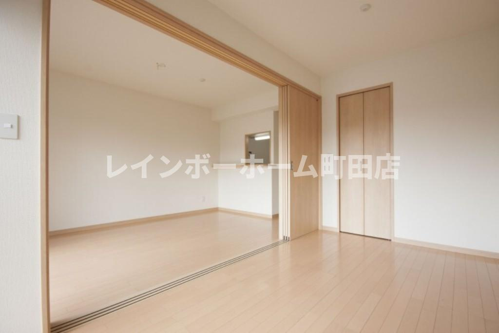 グラツィアつきみ野※初期費用分割後払いサービス利用可能物件の居間・リビング