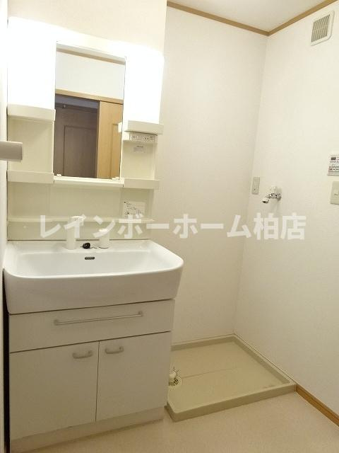 特典：仲介手数料が50％OFFです‼の洗面所|シャワー付き洗面台です