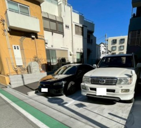 ジェイアール稲毛駅前レジデンスの駐車場