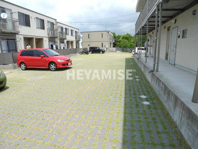 オノフタウン滑石　Rの駐車場