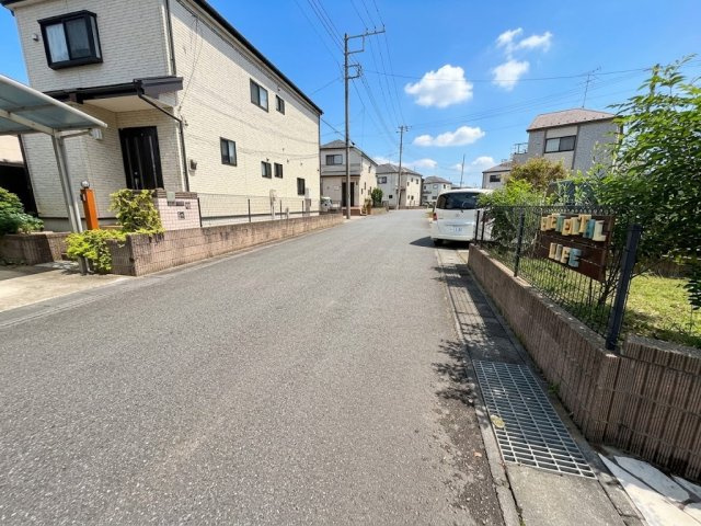 取手市紫水　中古戸建ての前面道路含む現地写真|※一部CG加工しております