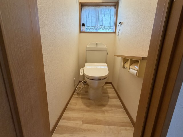取手市紫水　中古戸建てのトイレ