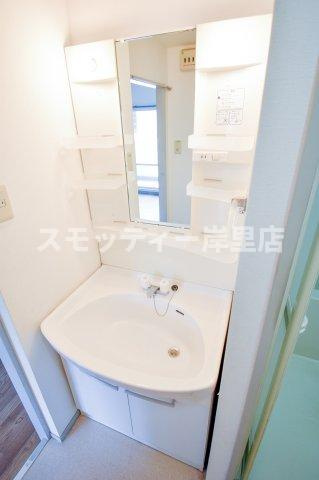 ノアーズアーク住之江の独立洗面台