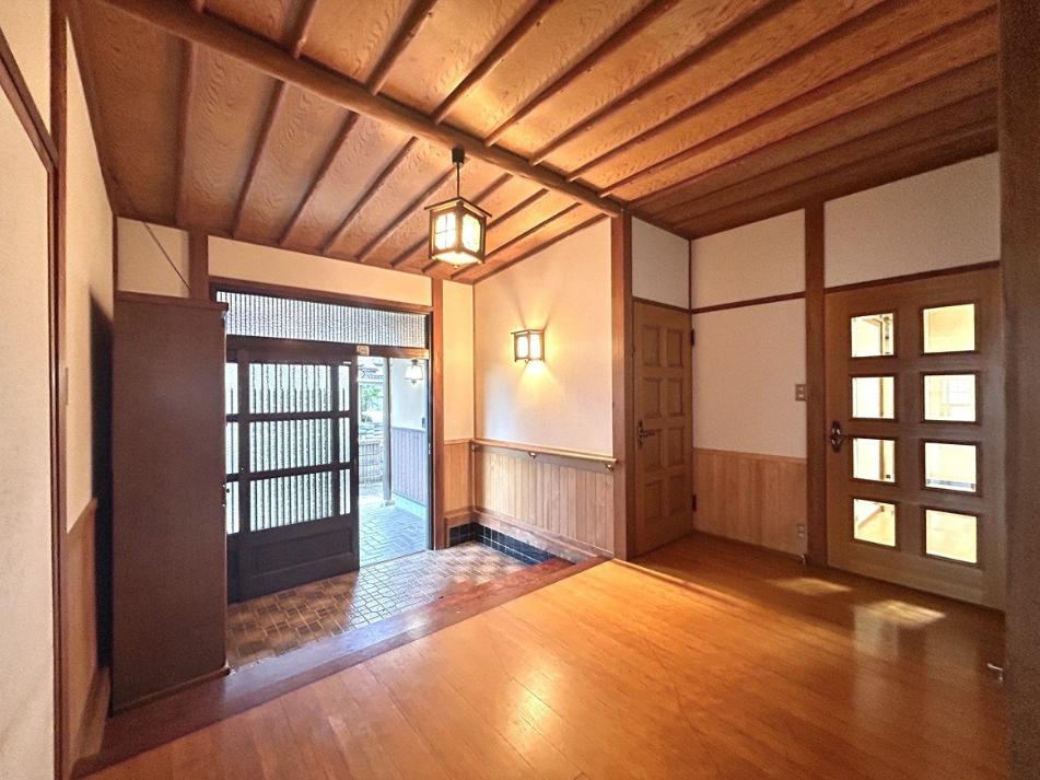 東海村大字須和間　中古戸建の玄関
