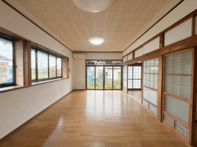 東海村大字須和間　中古戸建の居間・リビング