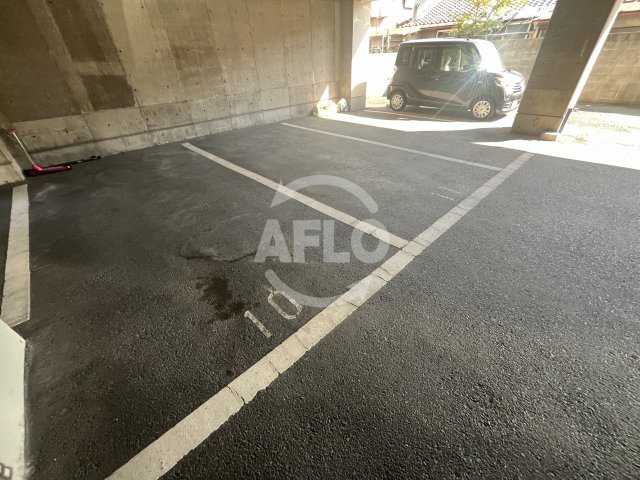 三恵上新庄ハイツ　新庄小学校区の駐車場|三恵上新庄ハイツ　駐車場