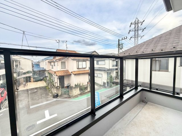 三鷹市井口5丁目　新築戸建　全4棟のバルコニー|2026.09.25撮影

現地ご見学希望・資料請求などお気軽にお問い合わせ下さい！
03-5990-5201