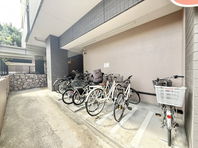 アービング夙川公園の駐輪場|駐輪場