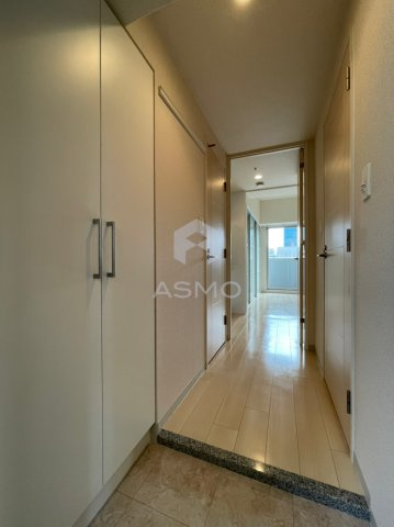 【玄関】 | トレヴァンス梅田 | ※建物内別間取参考写真