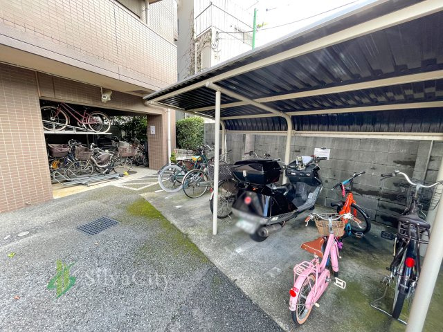 藤和シティホームズ世田谷下馬の駐輪場