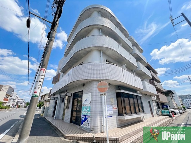 サンマンション大曽根のエントランス