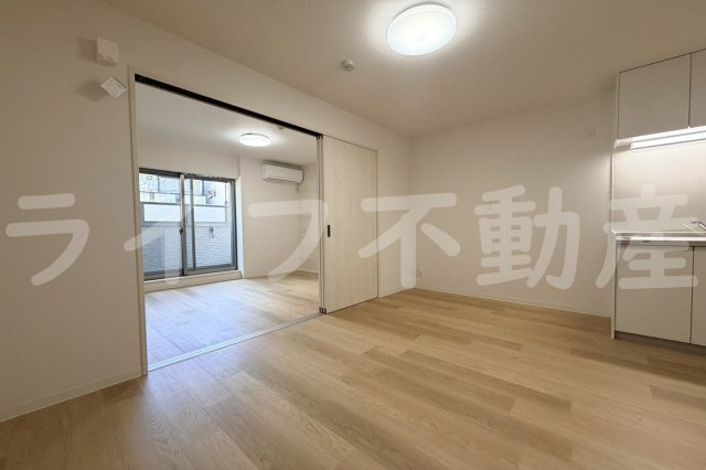 ロイヤルハイツ俊徳道の居間・リビング|こちらの居間で趣味の時間をお楽しみください