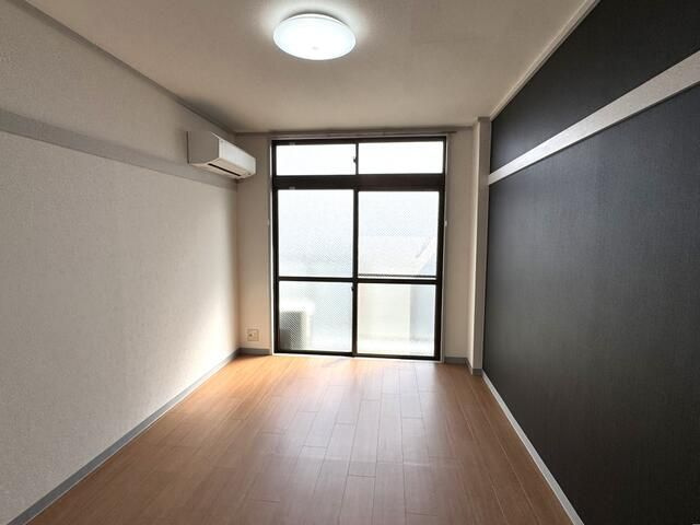 足立区加平３丁目の賃貸マンションの居間・リビング
