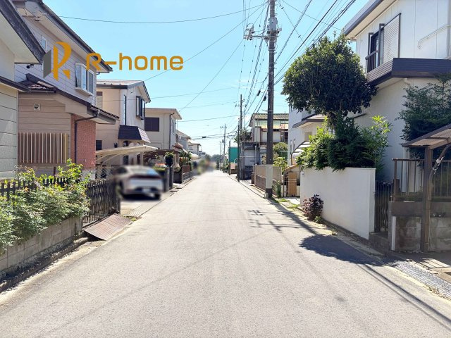 牛久市南22期　新築戸建て　1号棟の前面道路含む現地写真|周辺環境も併せて案内致します♪
閑静な住宅地で笑顔あふれる新生活！
ぜひ現地へお越しください♪