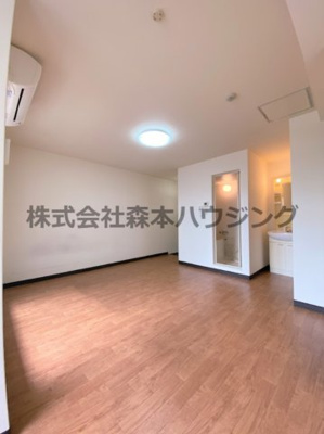 【洋室】 | 　ヴィラナリー大日 | 使いやすい洋室です