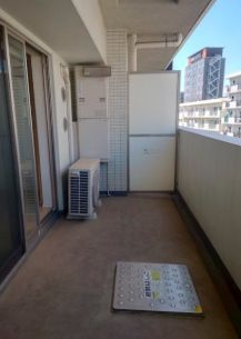 イニシア上野稲荷町のバルコニー|開放的で明るい空間を演出してくれるバルコニーです