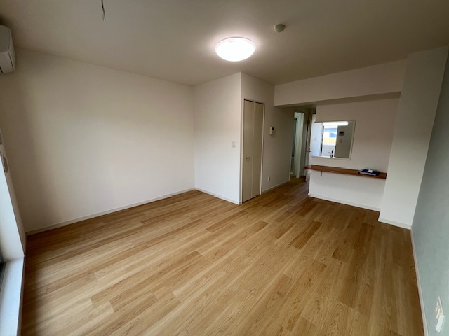 コルトーナ弐番館の居間・リビング|入居中のため、同タイプのお部屋の画像です