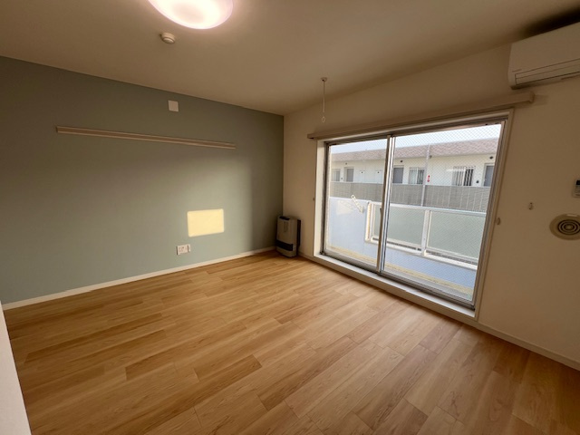 コルトーナ弐番館の居間・リビング|入居中のため、同タイプのお部屋の画像です