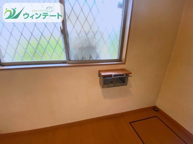 龍ケ崎市直鮒　中古戸建の内装|注文住宅ならではのこだわりが感じられる、キッチンにポストを設けた便利で個性的な設計です♪