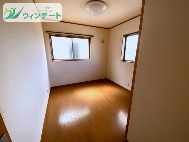 龍ケ崎市直鮒　中古戸建の洋室|とても明るい洋室◎現地にてぜひご体感ください！