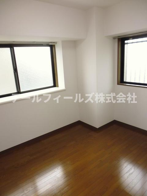 キャピタルステートの洋室