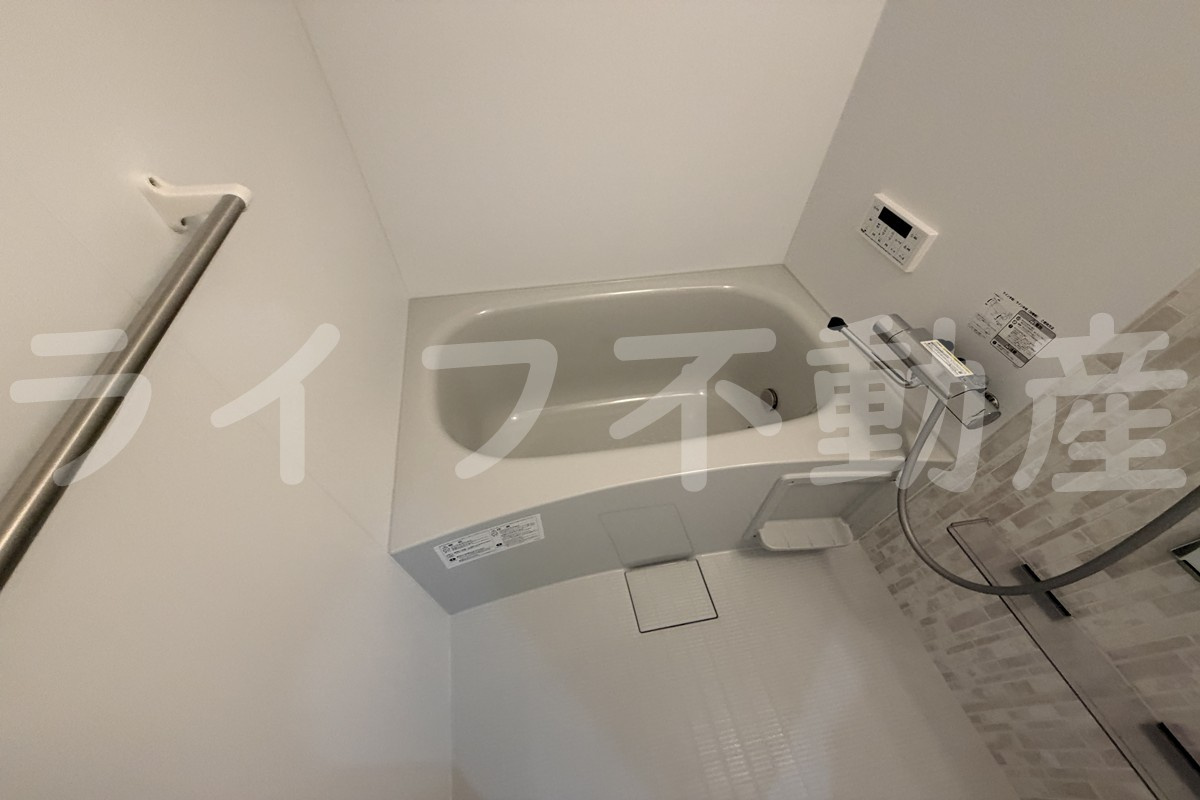 ロイヤルハイツ俊徳道の浴室