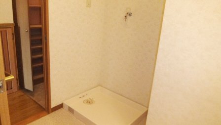 コンフォール上山の洗面所|室内洗濯機置場有り！