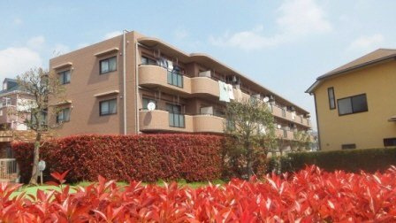 コンフォール上山の外観|住環境良好なマンションです