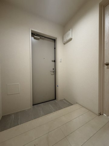 フジパレス尼崎ガーデンⅢ番館の玄関