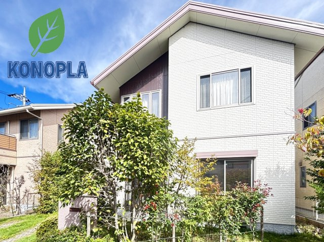 【中古戸建】伊勢崎市南千木町の外観|■外観|シンプルで洗練されたデザインは住まう人の色に染まり、個性を映し出します♪本日見学可能(*＾＾*)
