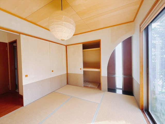 【中古戸建】伊勢崎市南千木町の和室|■1階和室｜和室でしか味わえない畳ならではの香りや素材で和のやすらぎを感じてください♪休日はお子様とお昼寝するのにも最適です！