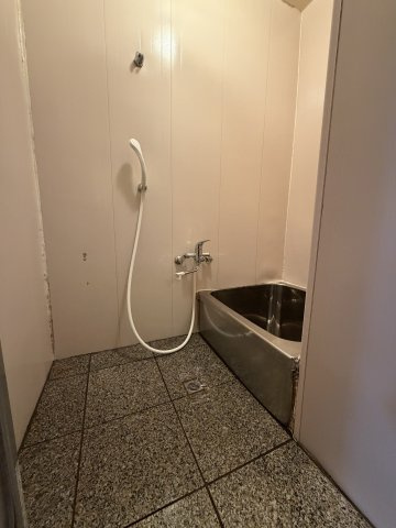 尼崎市三反田町２丁目のテラスの浴室