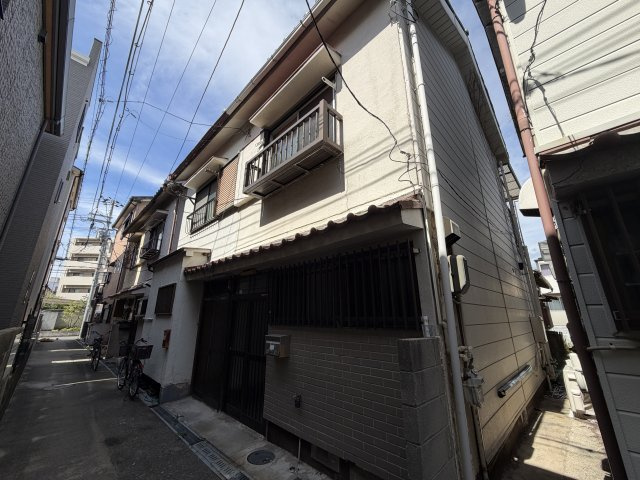 尼崎市三反田町２丁目のテラスの外観