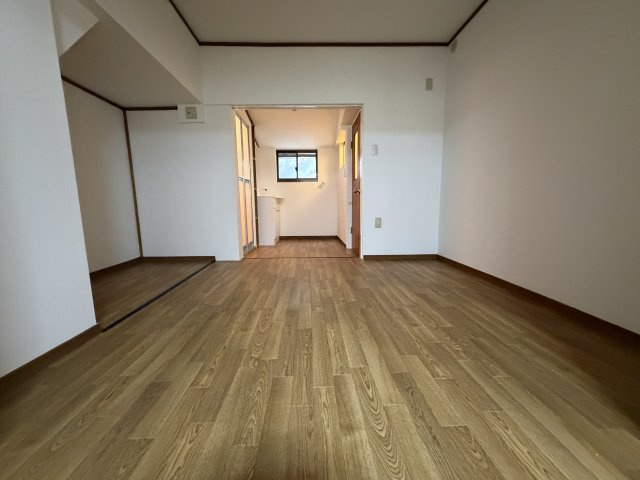尼崎市三反田町２丁目のテラスの居間・リビング