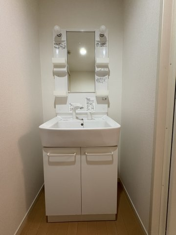 コルトーナ壱番館の洗面所|入居中につき同タイプのお部屋の画像になります