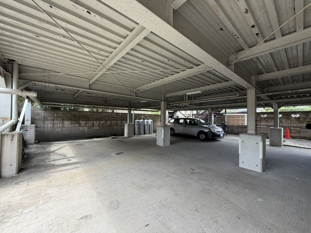 矢切ビルの駐車場