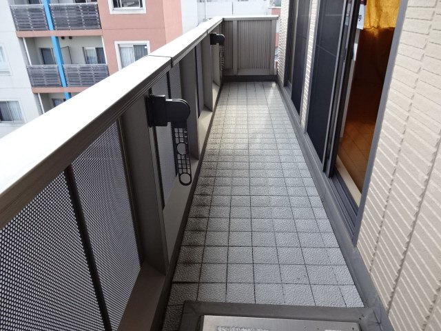 パークハイム弐番館　A棟のバルコニー