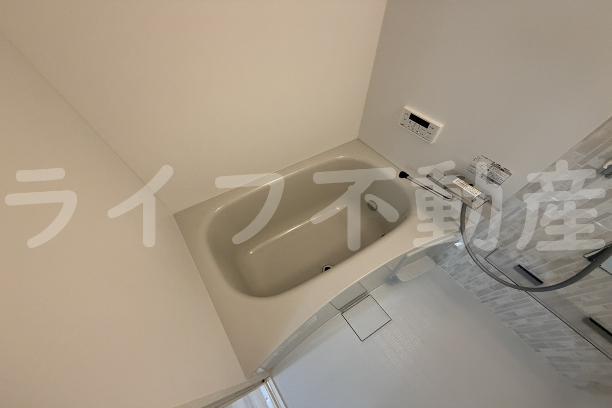 ロイヤルハイツ俊徳道の浴室